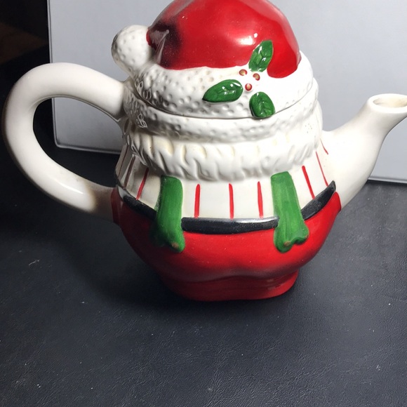 Santa teapot for the tea drinker or teapot collector - Picture 2 of 5